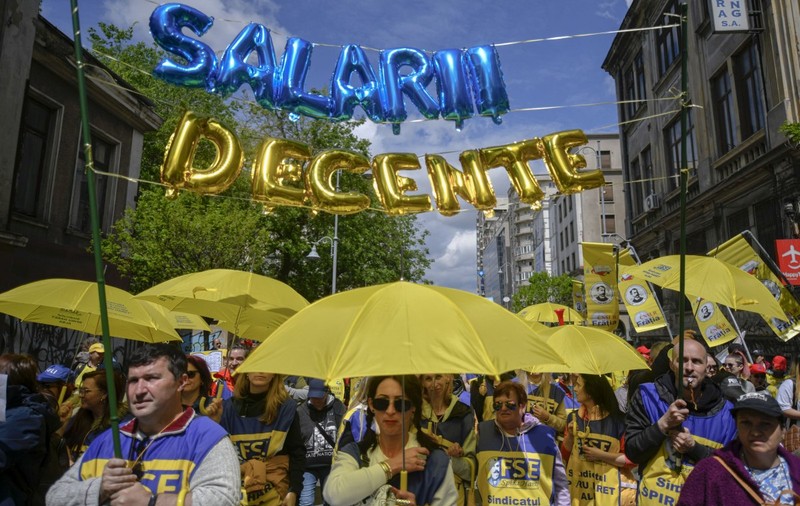 Greva din Educație continuă și marți, când e anunțat un marș cu 20.000 de profesori în Capitală. Sindicaliștii vor discuții cu Iohannis