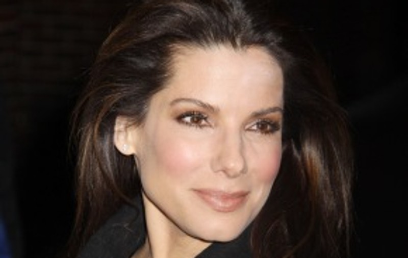 Sandra Bullock s-a ars încercând să-şi vopsească... părul pubian