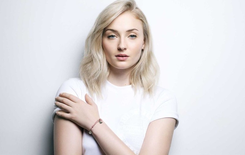 Sophie Turner a suferit de depresie din cauza criticilor primite pentru rolul din "Game of Thrones": "Mă gândeam mult la sinucidere"