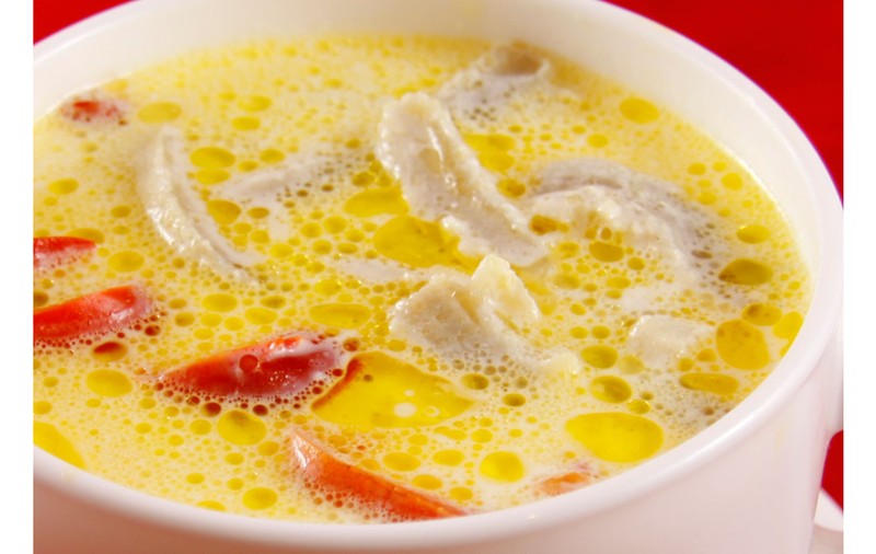 Ciorbă tradițională de burtă cu smântână și ou – rețetă autentică