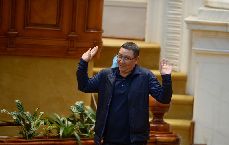 Victor Ponta, mesaj ironic la adresa lui Cioloș, după verdictul favorabil României în procesul Roșia Montană