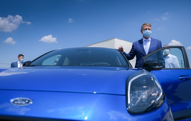 VIDEO | Klaus Iohannis, mesaj către autorităţile locale, după vizita la Ford Craiova: "Să facă proiecte pe bani europeni. De asta m-am bătut la Bruxelles, nu pentru mine, pentru România"