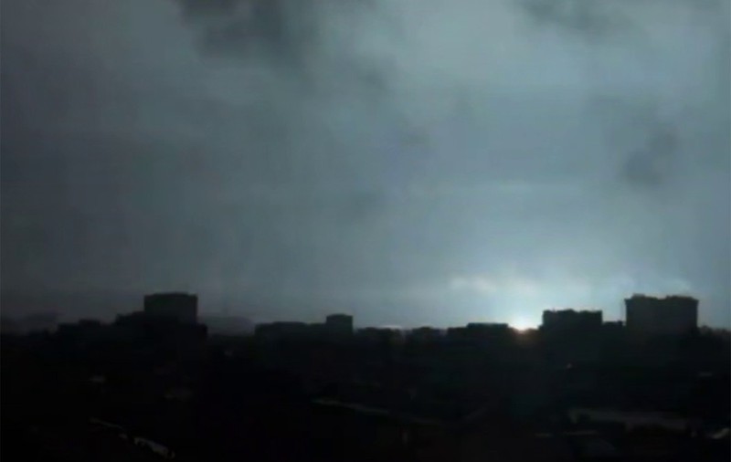 Ucraina, în beznă: sunt pene de curent în aproape toată țara, din cauza bombardamentelor rusești. Zelenski: Moscova vrea „să semene haos”