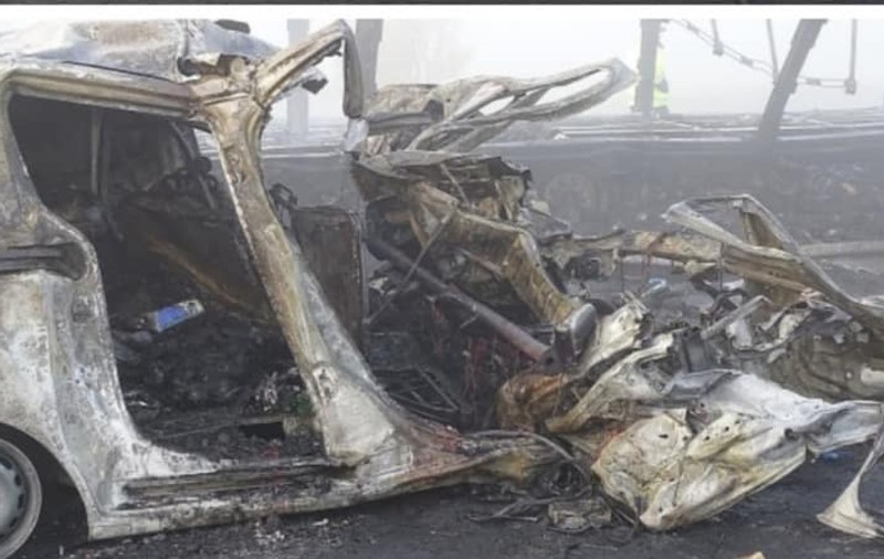 UPDATE | Patru români au murit într-un accident pe autostradă un Ungaria. Un camion a pătruns pe contrasens și a lovit două vehicule