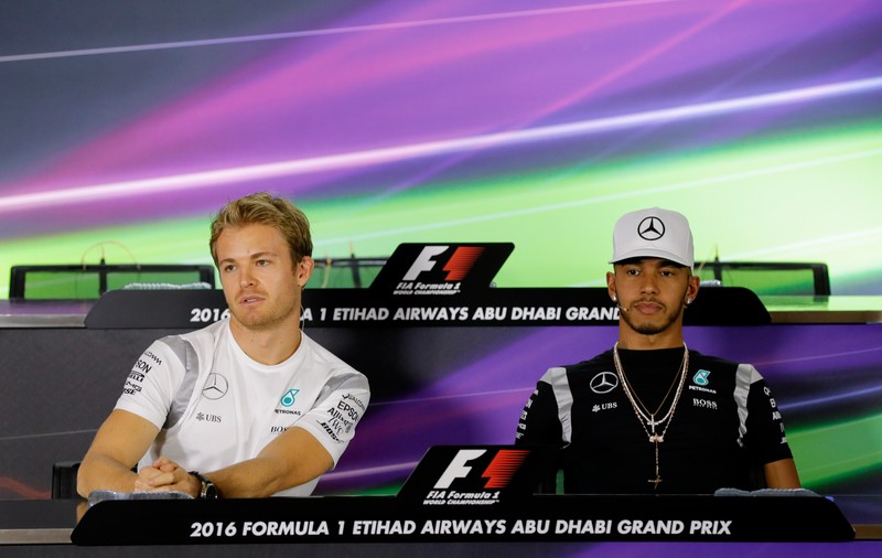 Nico Rosberg, campionul din Formula 1, are o colaborare dificilă cu coechipierul Lewis Hamilton