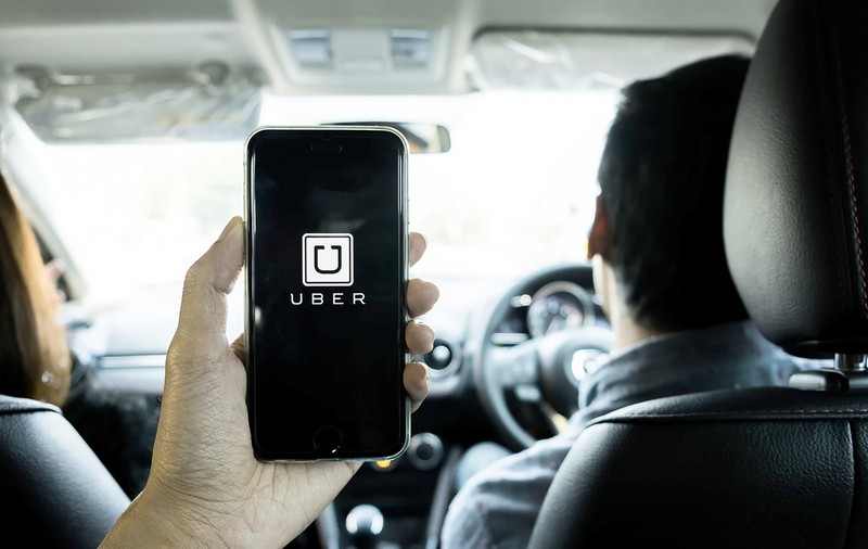 Scandal în Camera Deputaților pe proiectul legii ride-sharing. Puterea, acuzată că boicotează lucrările din comisii