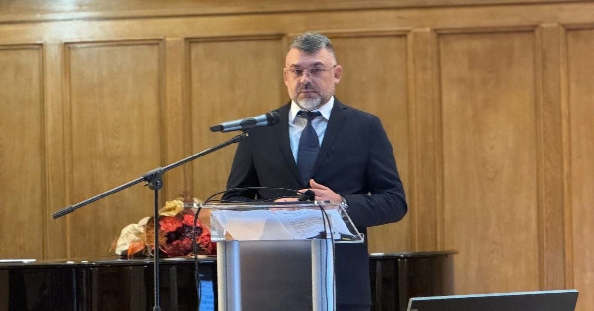 Costel Grojdea vorbește în cadrul unei conferințe de presă la Inspectoratul Teritorial de Muncă Iași, 16 octombrie 2025