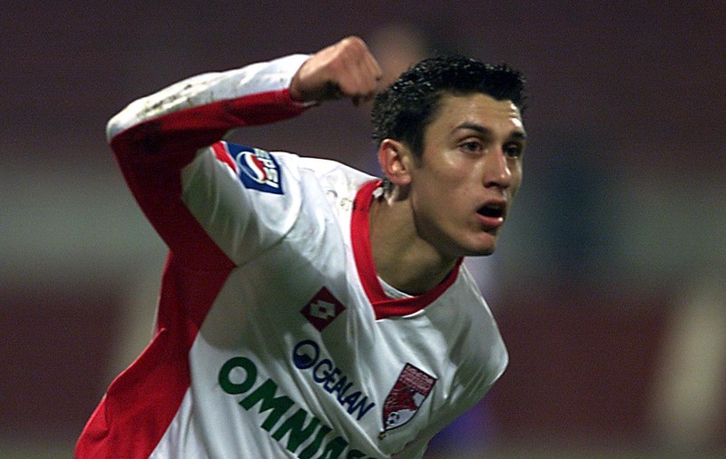 Liga 1, etapa 1, play-off: Dinamo - Steaua (duminică, ora 20.30, Digi, Dolce, Look). ^Ciprian Marica va fi cel mai fluierat fotbalist de pe teren