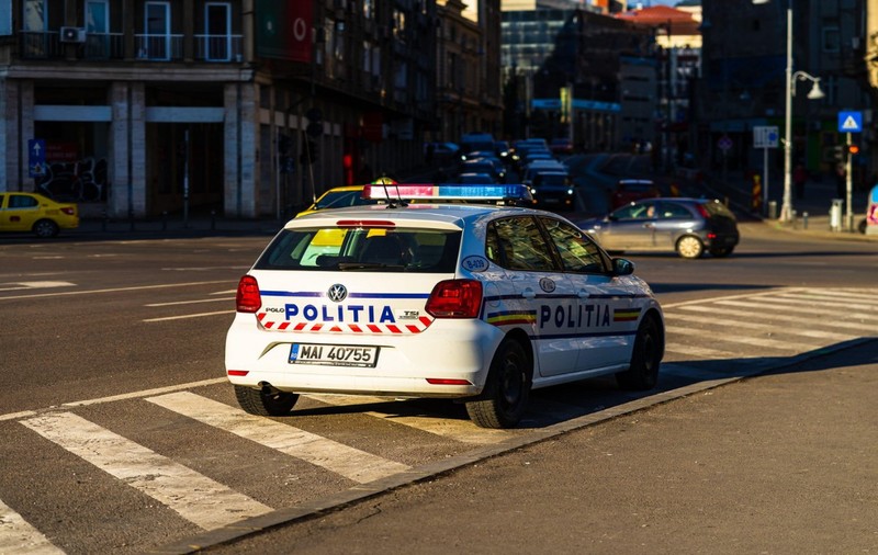 Un incident violent a avut loc într-un cămin din Tulcea. Un cetățean vietnamez și-a înjunghiat colegul de cameră din cauza muzicii prea tare