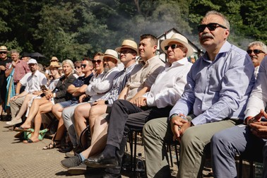 Politicienii din primul rând, la discursul lui Viktor Orban Foto: Eli Driu / Libertatea