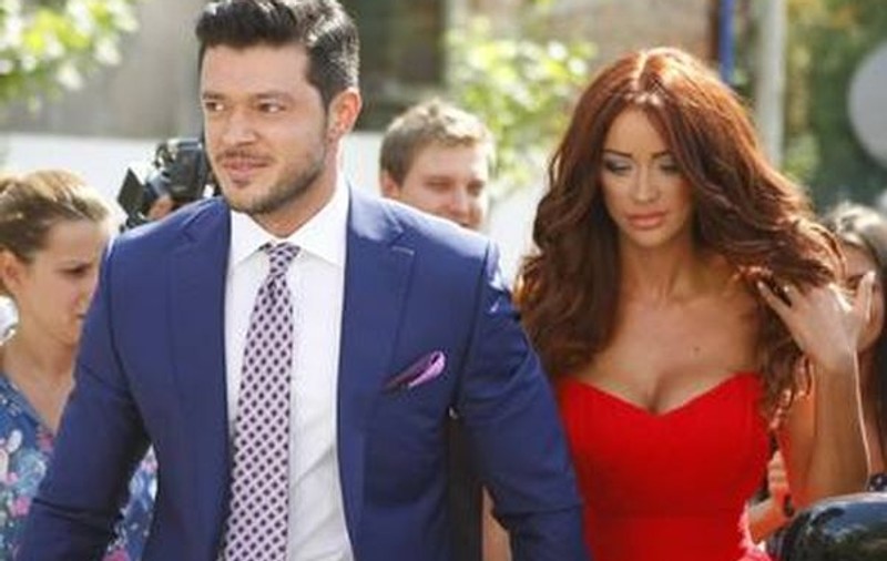 IATĂ TOATE MOTIVELE PENTRU CARE BIANCA VREA DEROGARE DE LA BISERICĂ!