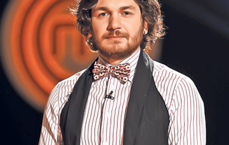 DE NERECUNOSCUT! Iată cum s-a "CAMUFLAT" Chef Florin Dumitrescu pe plajă! FOTO