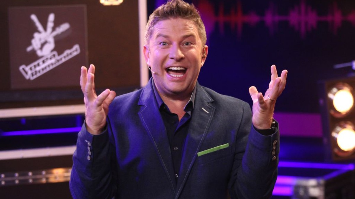 Pavel Bartoș e cel mai priceput la lucrul cu fardurile, se pare, dintre bărbații care lucrează în televiziune. La 41 de ani, se laudă cu 20 de ani de experiență în domeniu!