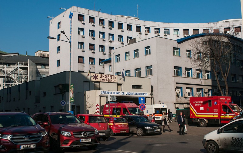 În plină criză, rezidenţi din Spitalul de Urgență Floreasca ameninţă cu demisia sau greva. Cel protejat este un șef de secție, soțul consilierei președintelui Iohannis