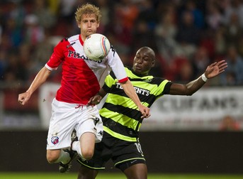 Mihai Neșu (stânga) a fost titular indiscutabil la FC Utrecht. (FOTO: EPA)