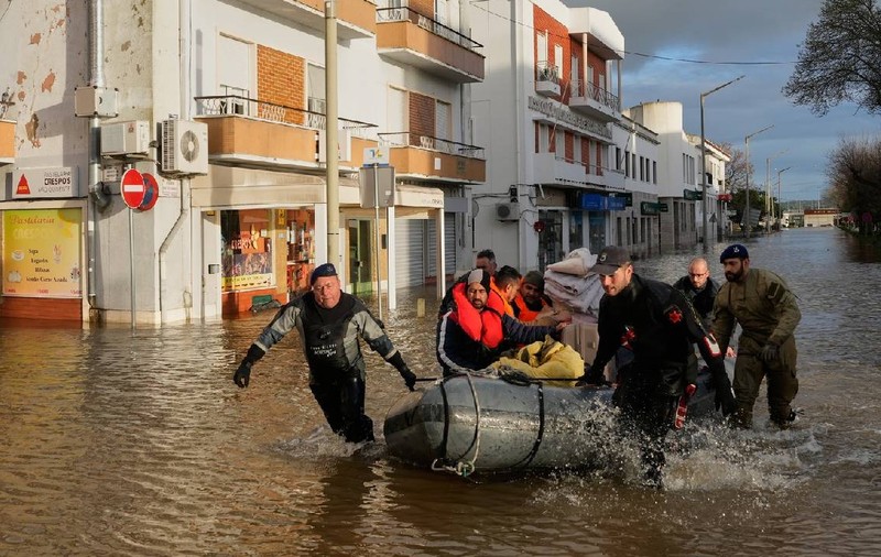 Alegeri în Portugalia, lovită de furtuni severe: stânga conduce cu 56% din voturi, portughezii resping extrema dreaptă