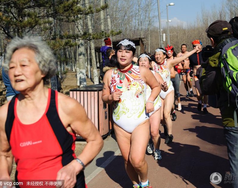 Chinezii fac lucruri trăsnite. Dan Petrescu și Budescu au rămas mască / GALERIE FOTO