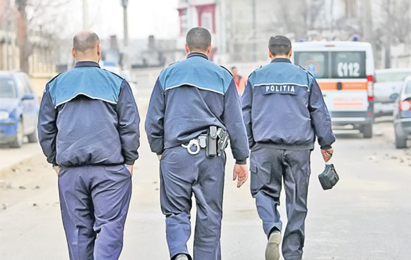 Primarii îşi fac «armate»