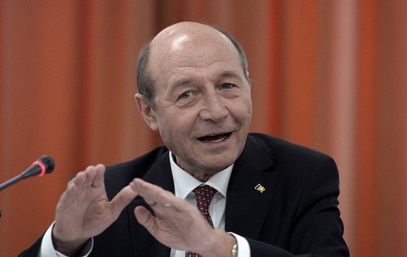 Băsescu atacă la CCR legea care l-a lăsat fără pază SPP și fără vilă de protocol