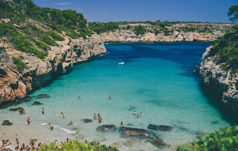 (P) Mallorca, peisaje extraordinare şi o viaţă de noapte fulminantă