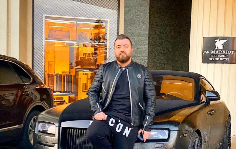 Cei 6 bărbați din Cluj acuzați de proxenetism și camătărie au fost arestați preventiv pentru 30 de zile. ”Sharpele Nebunu” rula sute de mii de euro, dar era șomer
