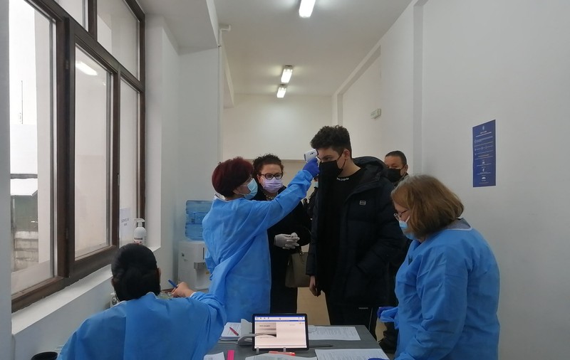 25 de centre de vaccinare din Prahova nu pot fi deschise din cauza lipsei de personal medical. Prefectura a lansat un apel către doctori