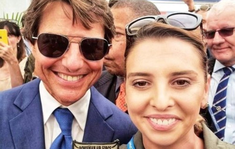 Tom Cruise s-a întâlnit întâmplător cu o româncă. Claudia a scos imediat telefonul pentru un selfie cu care se mândrește toată Armata