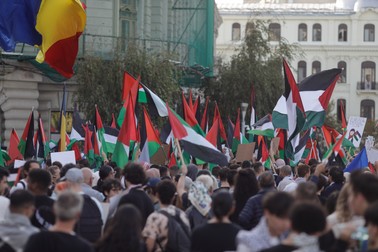 Miting de solidaritate cu poporul palestinian organizat în Piaţa Universităţii din București, 21 octombrie 2023. Inquam Photos / George Călin