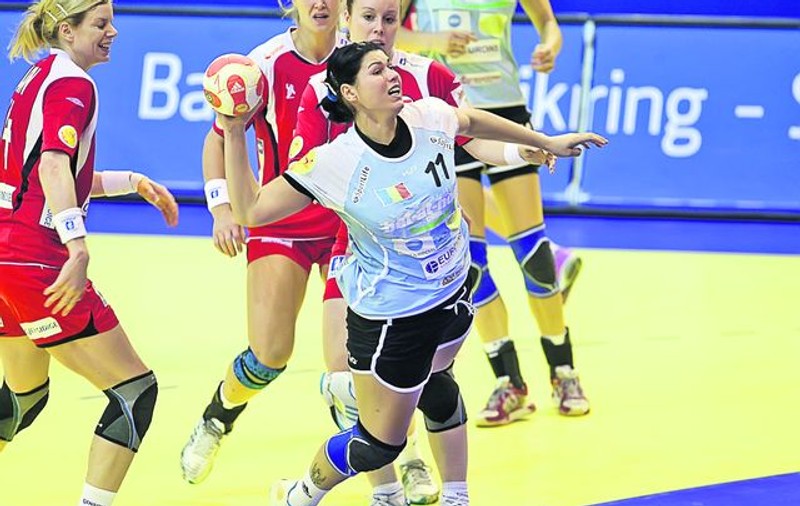 Oana Manea, pivotul naţionalei de handbal, ştie motivul pentru care nu şi-a găsit încă jumătatea: «Sunt timidă, nu fiţoasă, cum cred bărbaţii!»