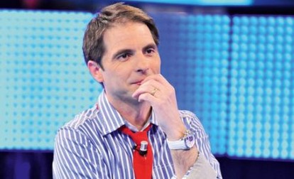 dan Negru, gânditor, în platoul unei emisiuni de televiziune