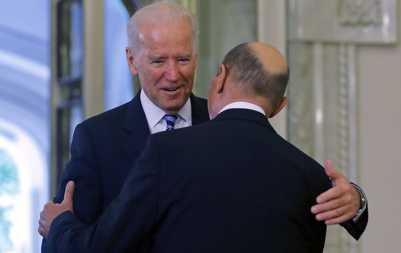 Traian Băsescu a discutat cu Joe Biden despre situaţia din Ucraina