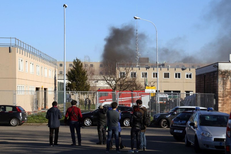 Revolta a zguduit închisoarea din Modena FOTO: Hepta