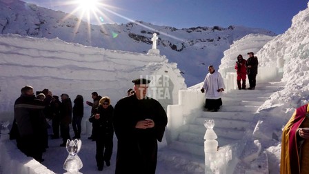 Imaginea unui înger la Bâlea Lac. Apariție angelică după sfințirea Bisericii de Gheață