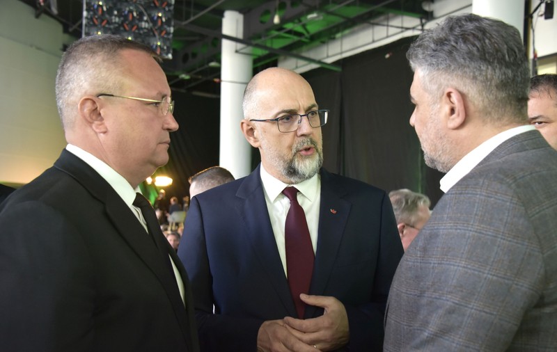 „Nu ceda Transporturile!”. Cele trei ținte ale lui Ciucă la negocierile din Coaliție. De ce amenință UDMR cu ieșirea de la guvernare