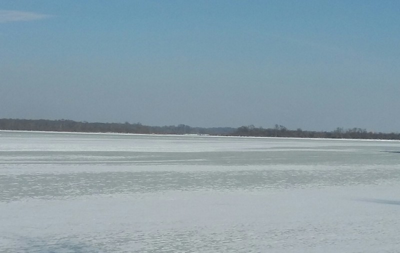 Lacul Sărat din Brăila a înghețat din cauza gerului / GALERIE FOTO