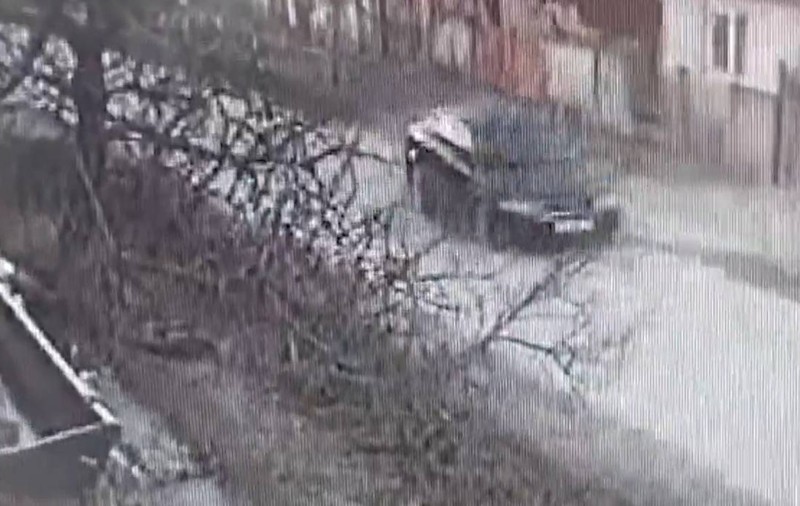 Dușmănia, taxată cu 12 ani de închisoare, la Oradea: un șofer a lovit în mod intenționat un alt bărbat și pe copilul său pe care-l ținea în brațe