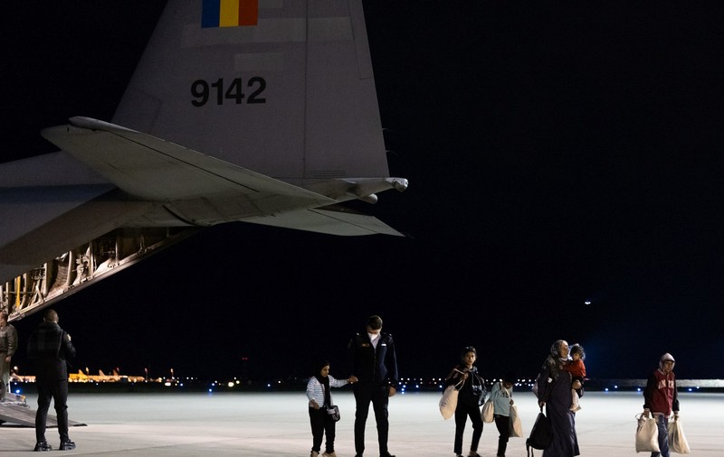 Spitalele din România vor trata copii răniți în războiul din Fâșia Gaza. Primii opt au ajuns la București