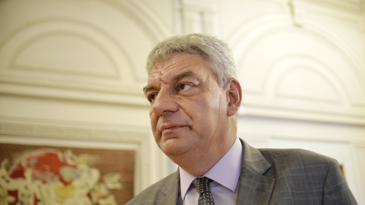 Mihai Tudose nu are card și își încasează banii de salariu în plic, dar statul forțează cetățenii să renunțe la plățile cash pentru a lua mai mulți bani la buget