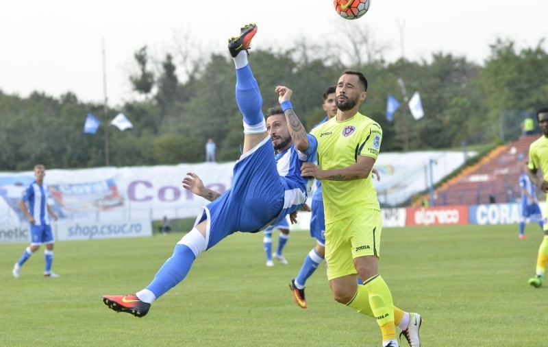 Liga 1, etapa 15. ASA Târgu Mureș - CS U Craiova 0-2. Victorie facilă pentru olteni, care au egalat liderul Steaua. Gazdele, în 10 oameni / LIVETEXT