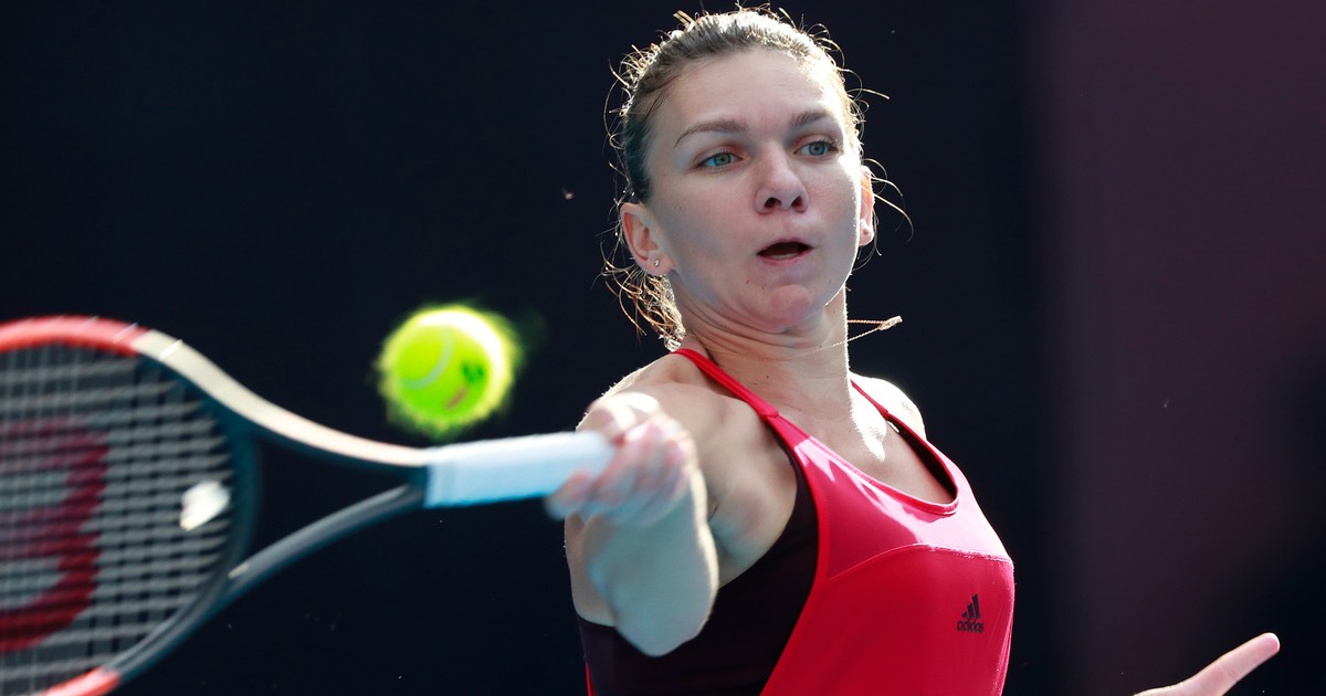 Simona Halep a învins-o pe Sharapova pentru prima dată