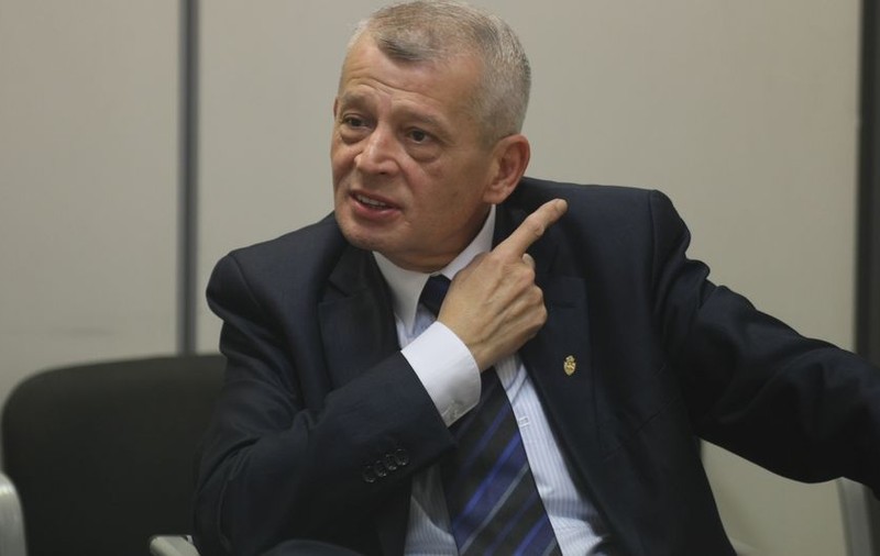 Traseul scurgerii controlate a banilor de la spitalul Floreasca în conturile omului care plătea școlarizarea nepoatei lui Sorin Oprescu în Elveția și Anglia - dosar