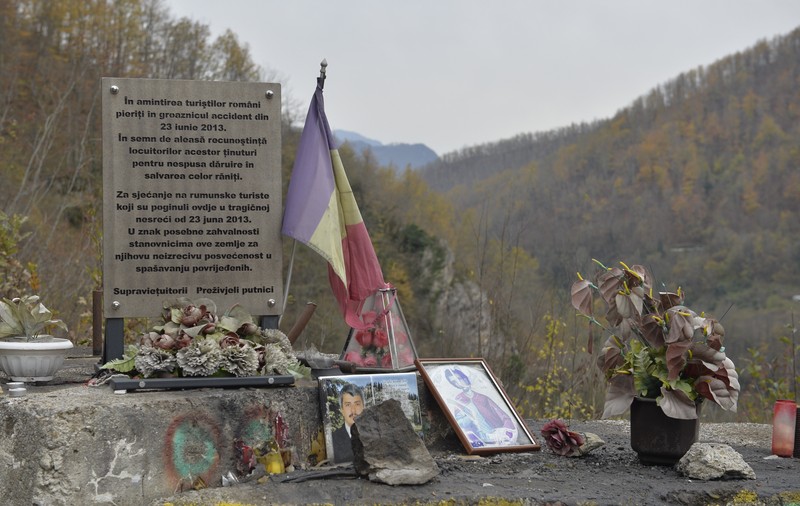5 ani de la teribilul accident din Muntenegru. Două steaguri românești pentru o tragedie care a zguduit două țări