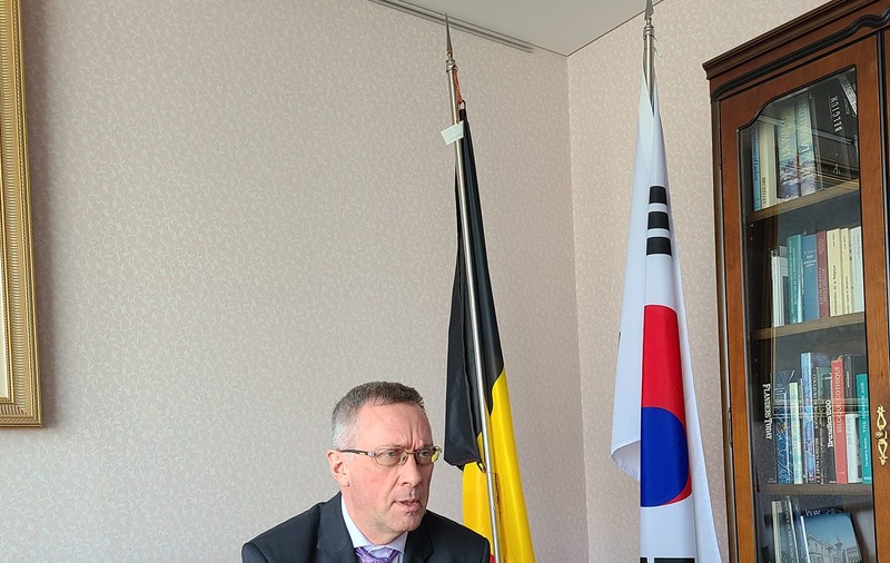 Ambasadorul Belgiei în Coreea de Sud a fost rechemat în țară, după ce soția lui a pălmuit o angajată a unui magazin