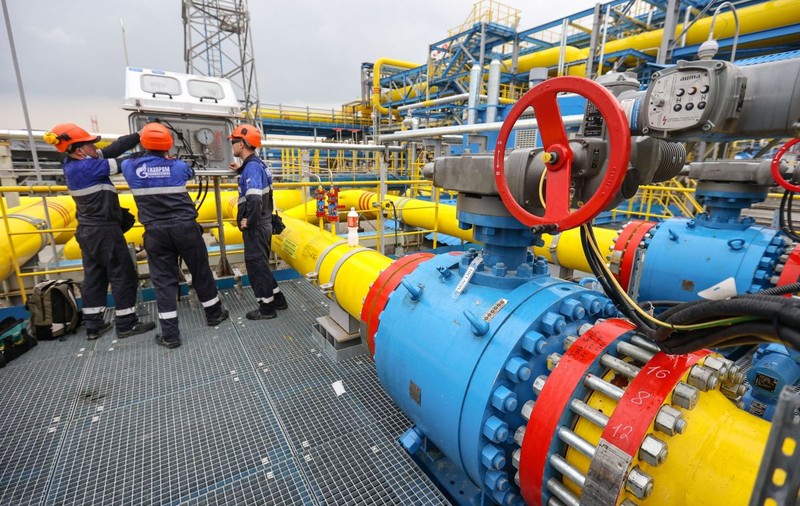 Acuzată că „manipulează piața”, Gazprom anunță că e gata să crească livrările către Europa