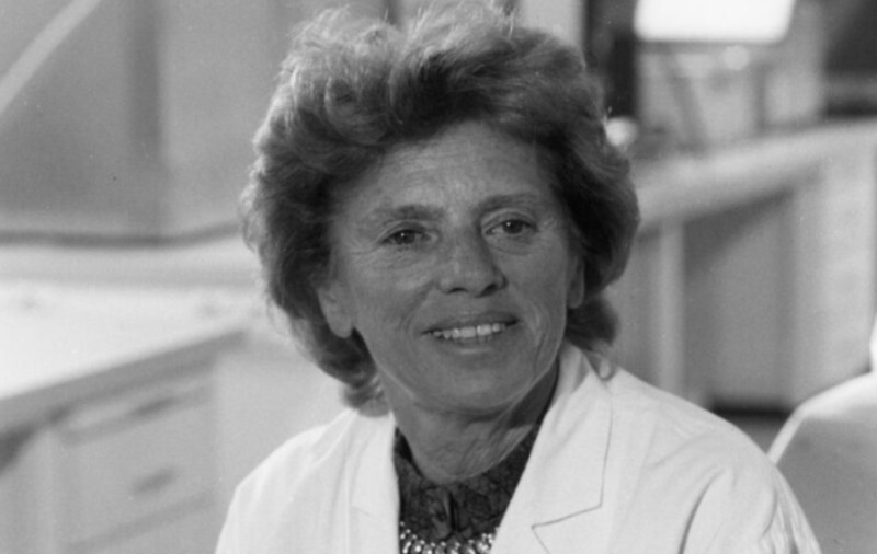 Numele microbiologei Ágnes Ullmann, născută în Satu Mare, care a influențat fundamental biologia modernă, va fi pus pe Turnul Eiffel