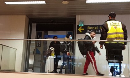 Pasagerii ce au zburat din nordul Italiei pe Otopeni au fost redirecționați pe la benzile 4 și 5, de la parter, separați de restul sosirilor internaționale.