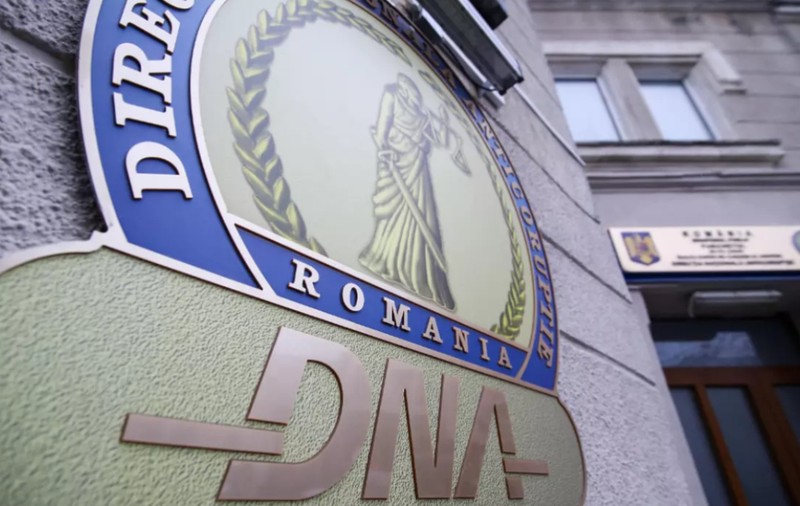 Bărbat trimis în judecată de DNA Iași, pentru trafic de influență, după ce a fost prins în flagrant când primea zeci de mii de euro