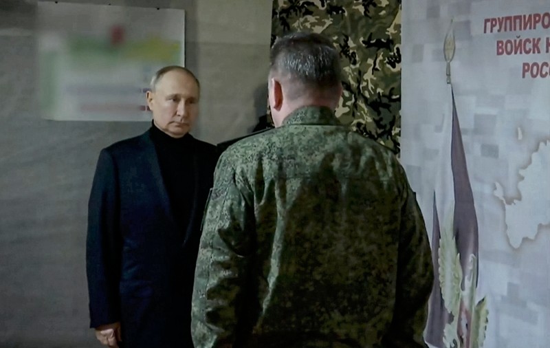 Kremlinul neagă că Vladimir Putin are o sosie. „Cu greu putem ține pasul cu el”
