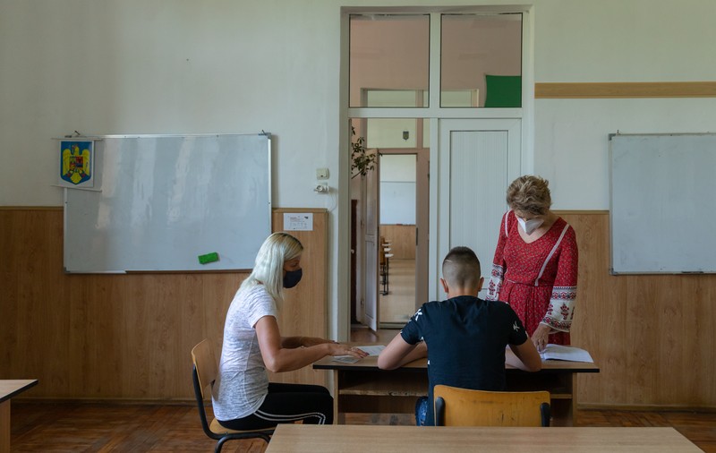 Ce fel de rapoarte vor primi profesorii după evaluarea standardizată. „E mai mult decât o notă, arată la ce sunt bun, la ce nu mă pricep”