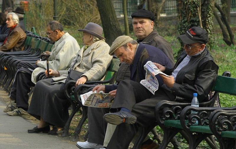 România are cea mai mare creștere a speranței de viață din UE, însă e la coada clasamentului privind durata medie a vieții